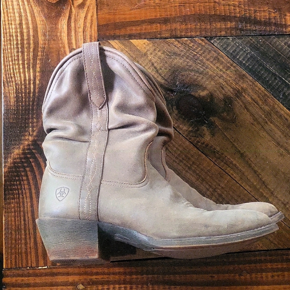 Ariat Reina women's size 7 boot